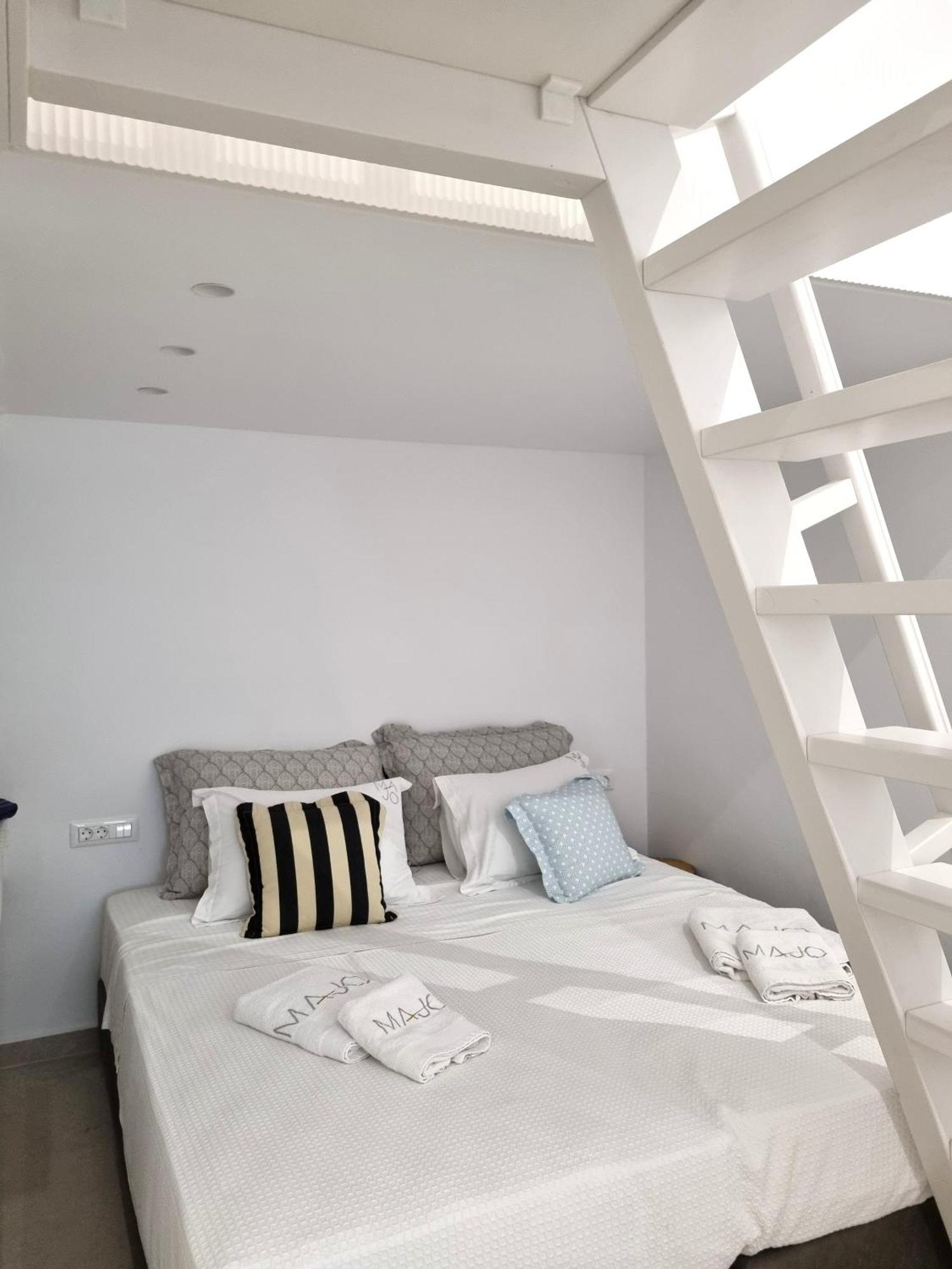 Majo Suites Hotel Agia Anna  Ngoại thất bức ảnh